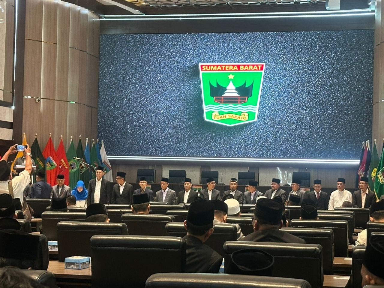 Pimpinan MUI Pusat Resmi Kukuhkan Kepengurusan Baru MUI Sumatera Barat Periode 2026–2031 di Padang